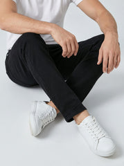 JET BLACK — Premium Straight Fit Jeans
